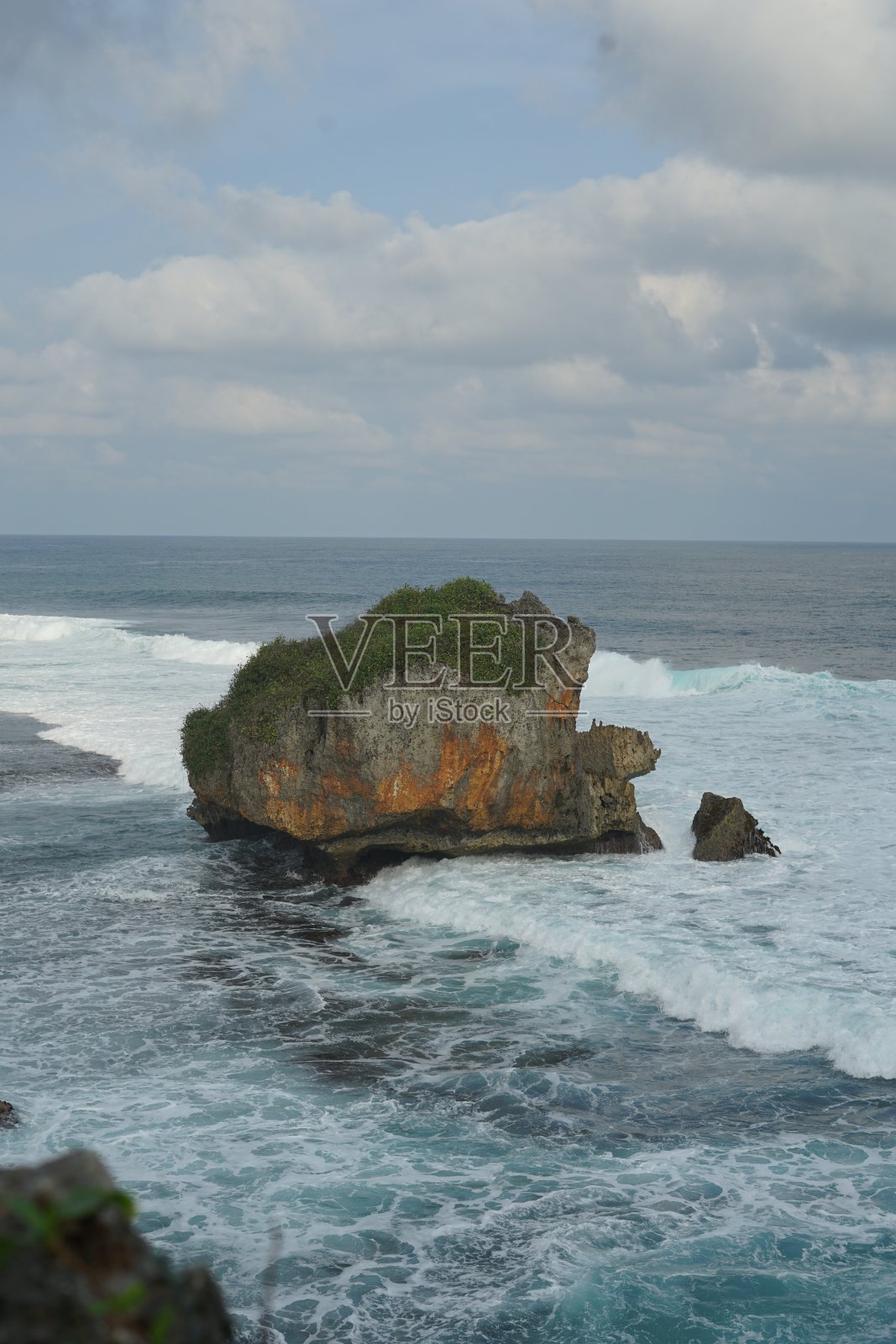 悬崖和大海照片摄影图片