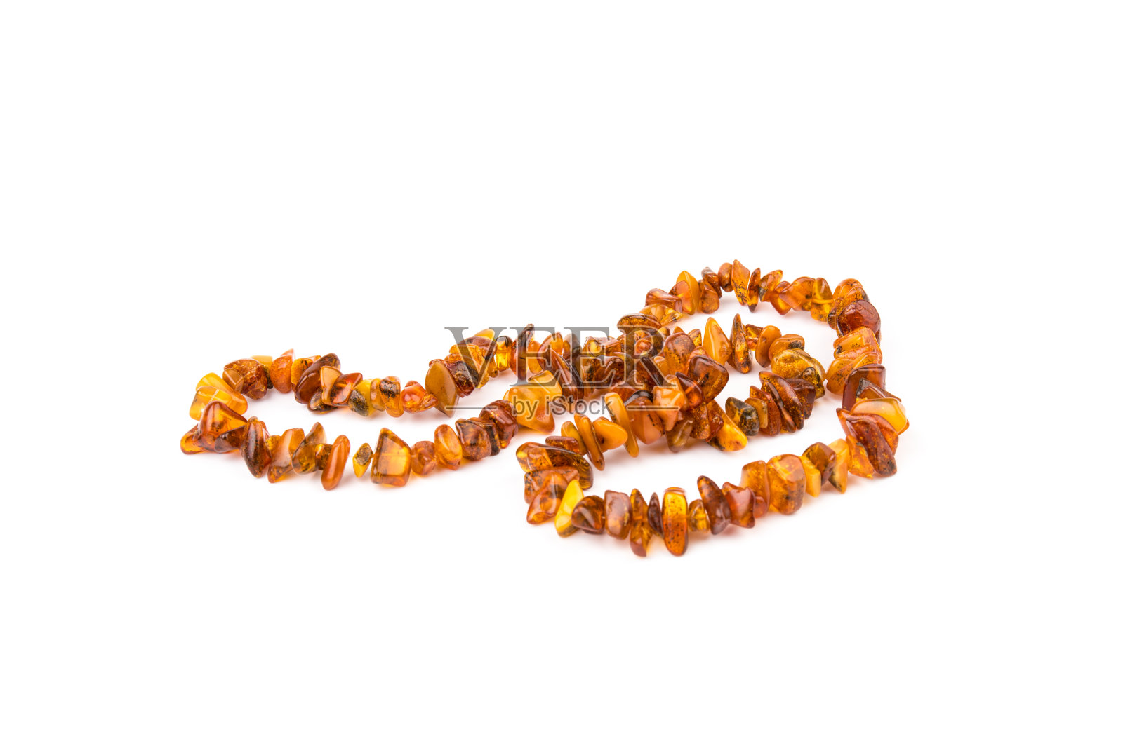波罗的海项链天然抛光透明蜂蜜豪华琥珀珠子内含白色。近距离选择软焦点。空间的文本照片摄影图片