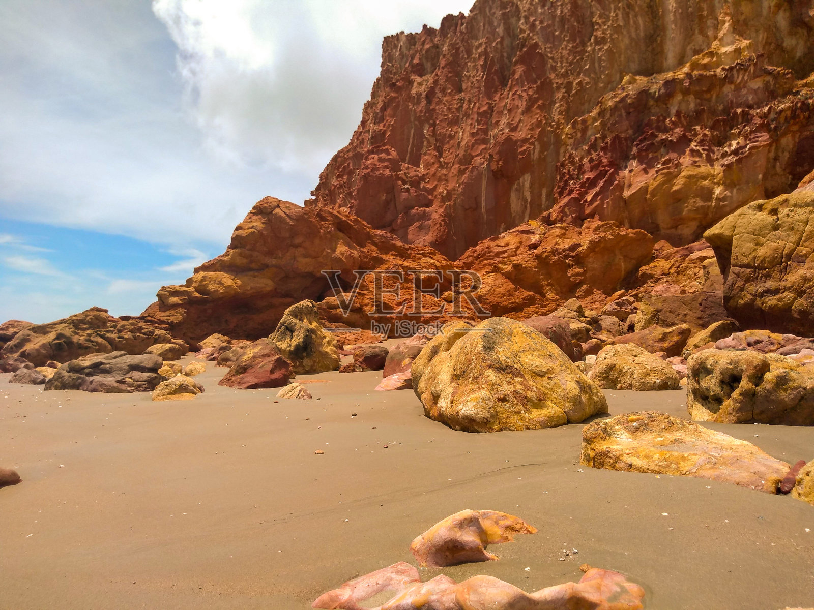 巴西海岸的悬崖和海岸构造。照片摄影图片