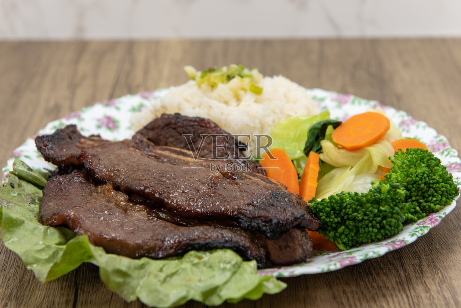 越南菜有多种美味。照片摄影图片