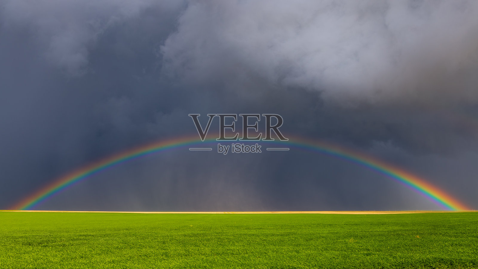 雷暴彩虹照片摄影图片