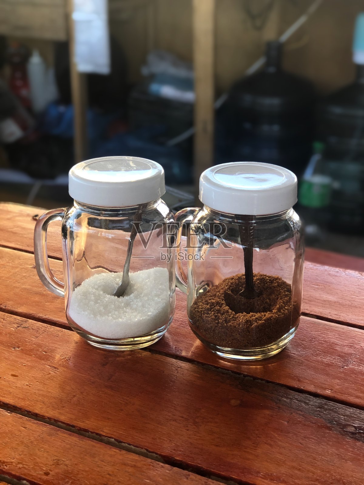 红糖和白糖照片摄影图片