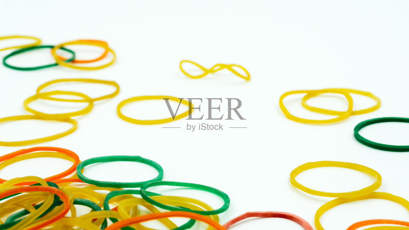 橡皮筋或塑料筋。照片摄影图片