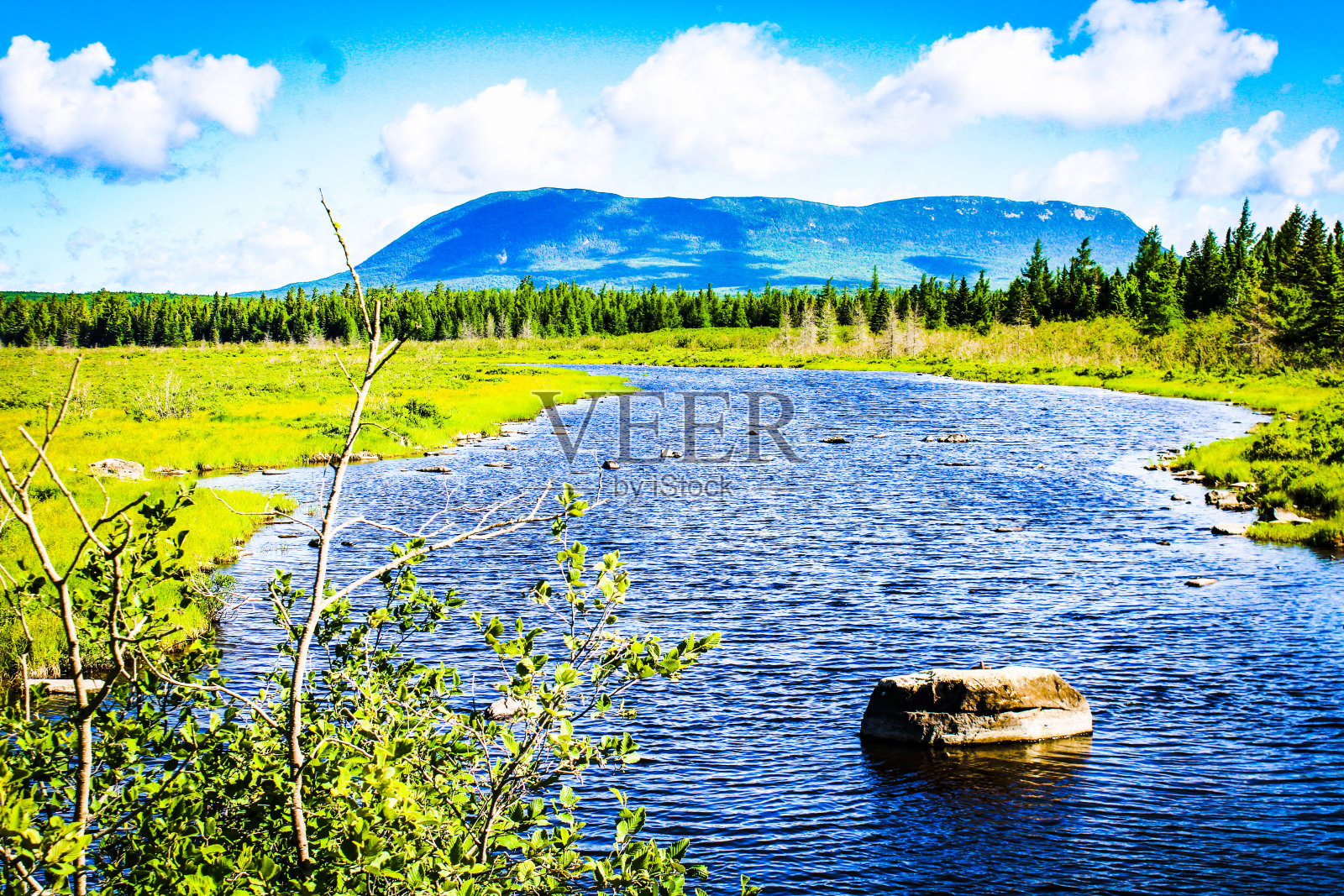 驼鹿头湖和山，萨默塞特县缅因州照片摄影图片