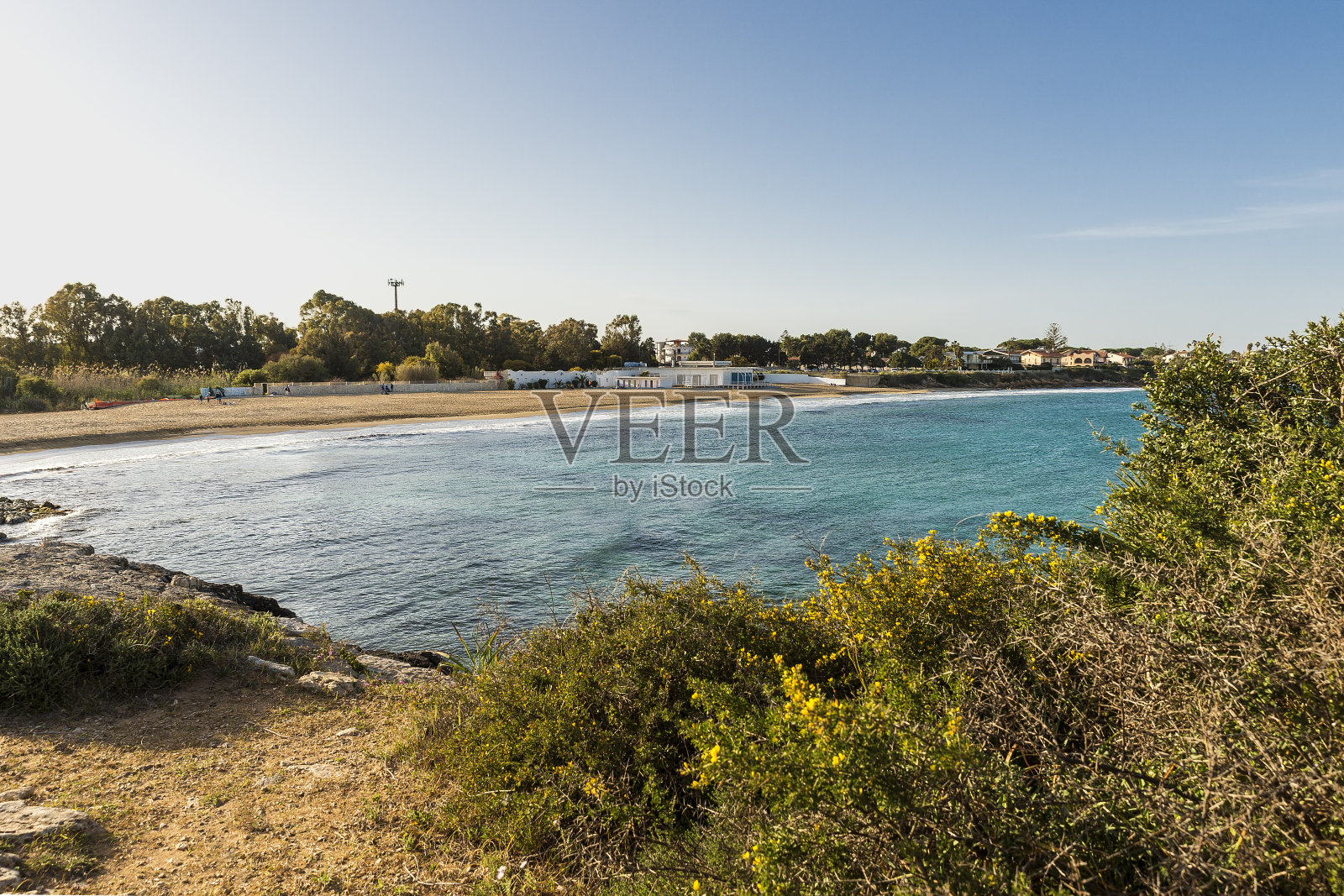 意大利西西里岛锡拉丘兹市阿雷纳拉海滩的壮丽海景。照片摄影图片