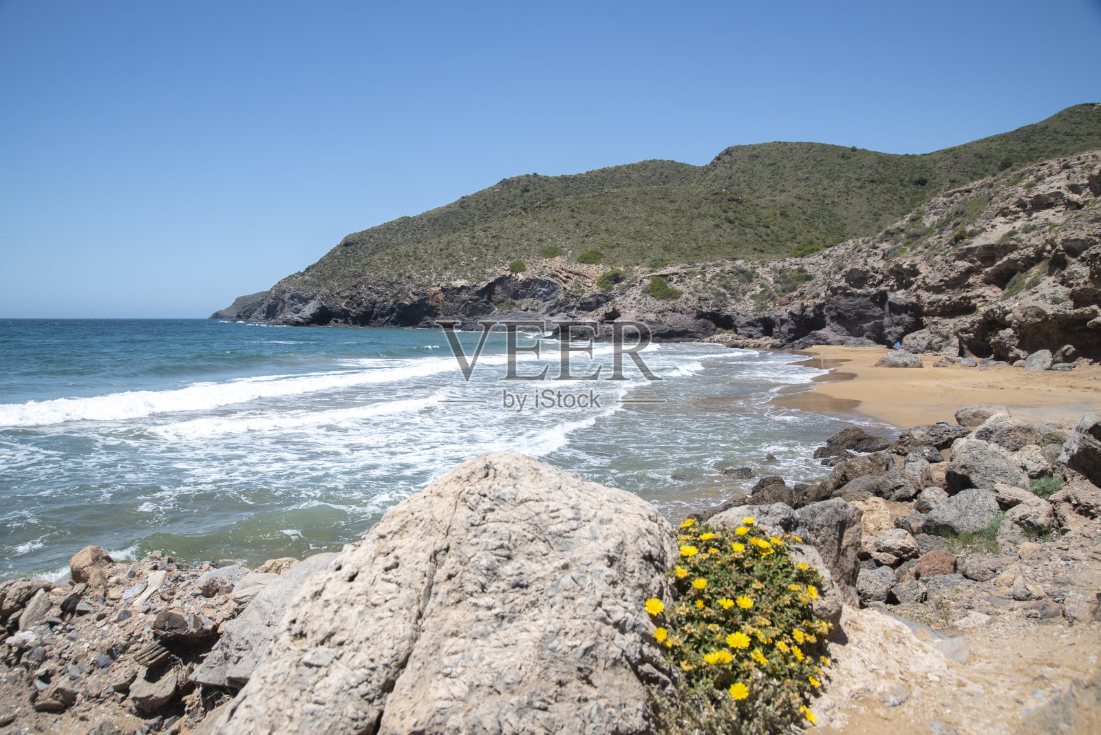 卡布兰克地区公园的海滩，卡塔赫纳，穆尔西亚的LA MANGA DEL MAR MENOR地区。照片摄影图片