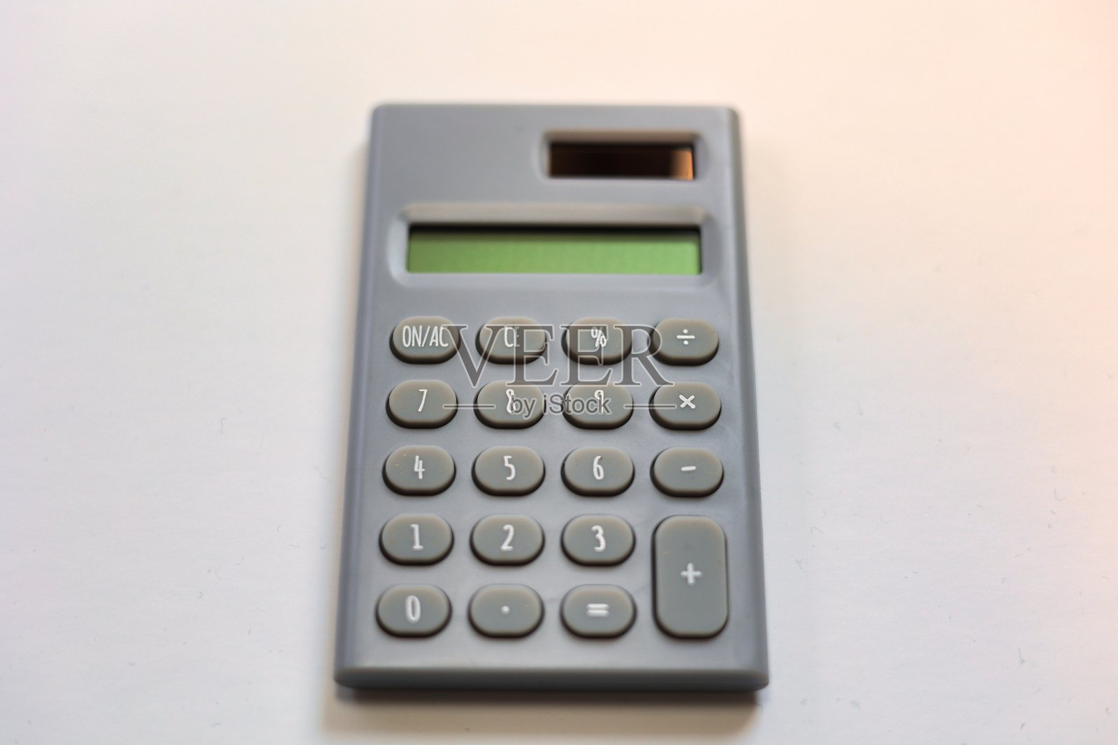 白色背景和灰色计算器业务财务图像照片摄影图片