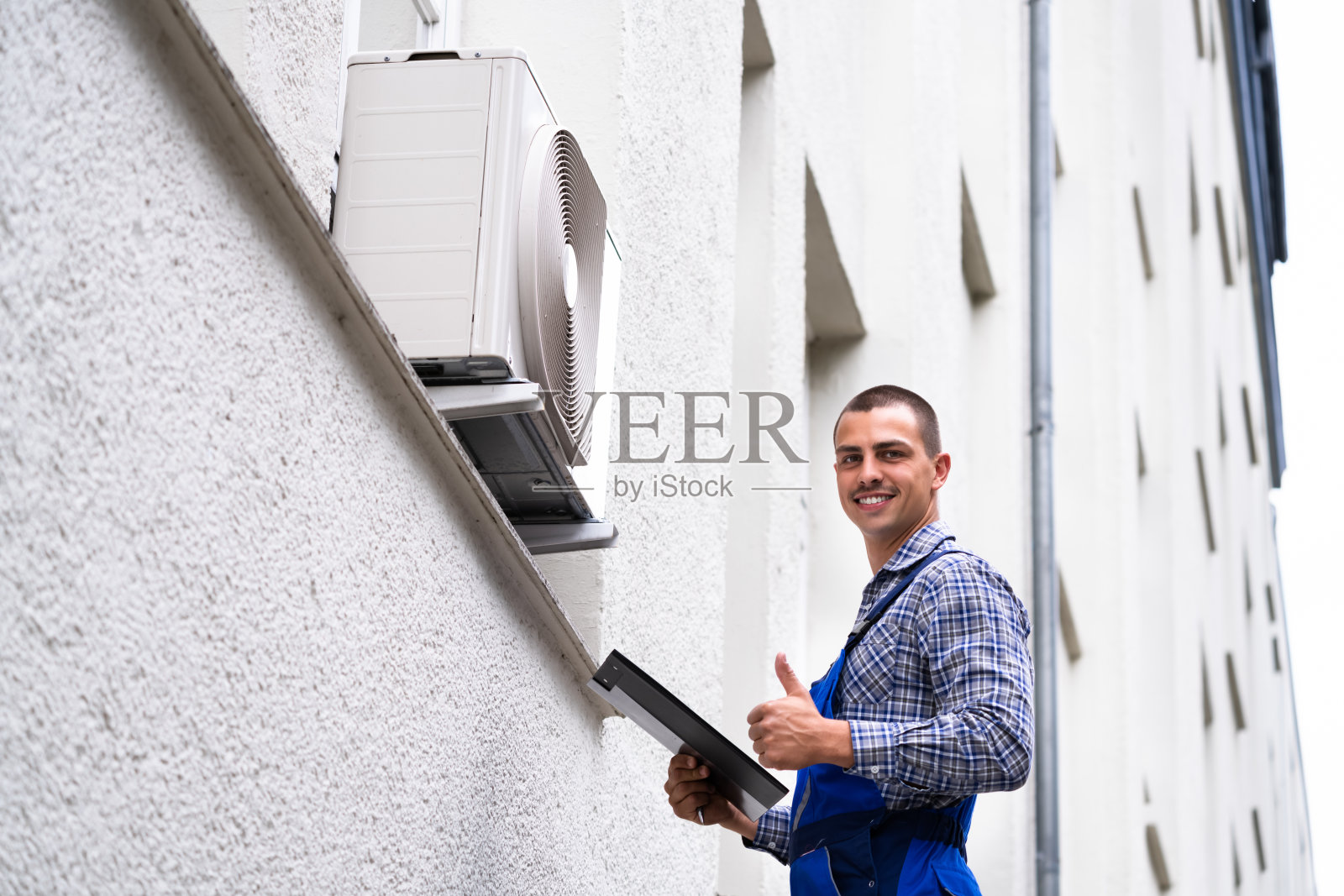 空调设备检查照片摄影图片