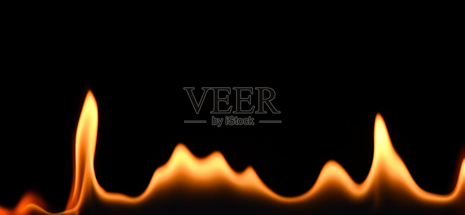 近距离火焰孤立在黑色背景照片摄影图片