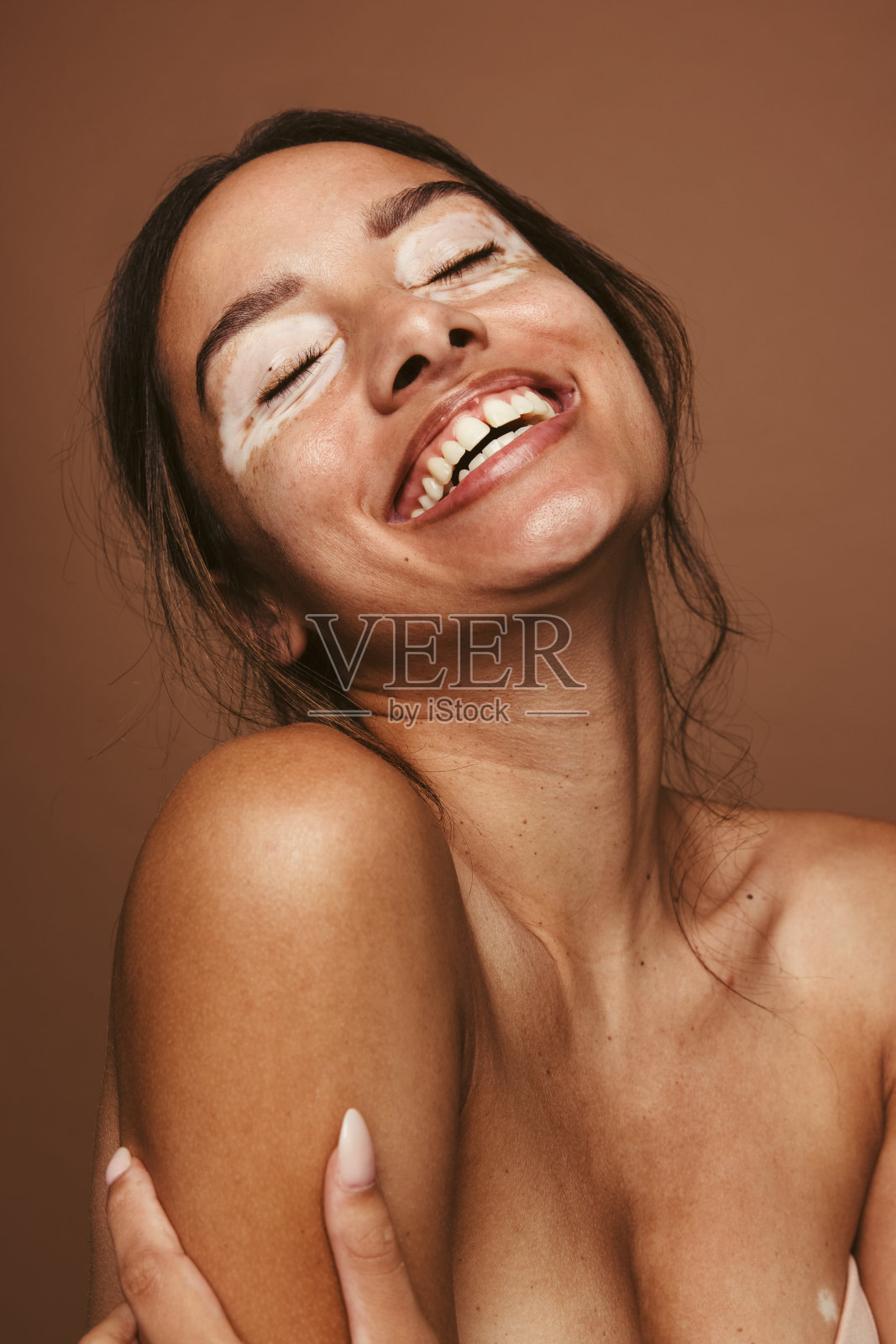 即使你有缺点，真正的美也会闪耀照片摄影图片