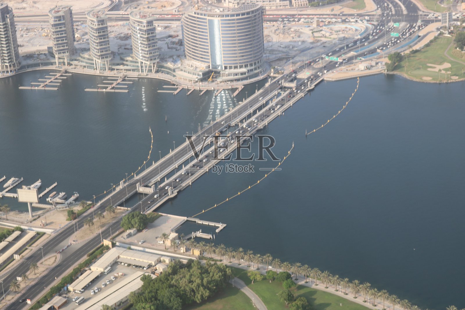 迪拜直升机飞行照片摄影图片