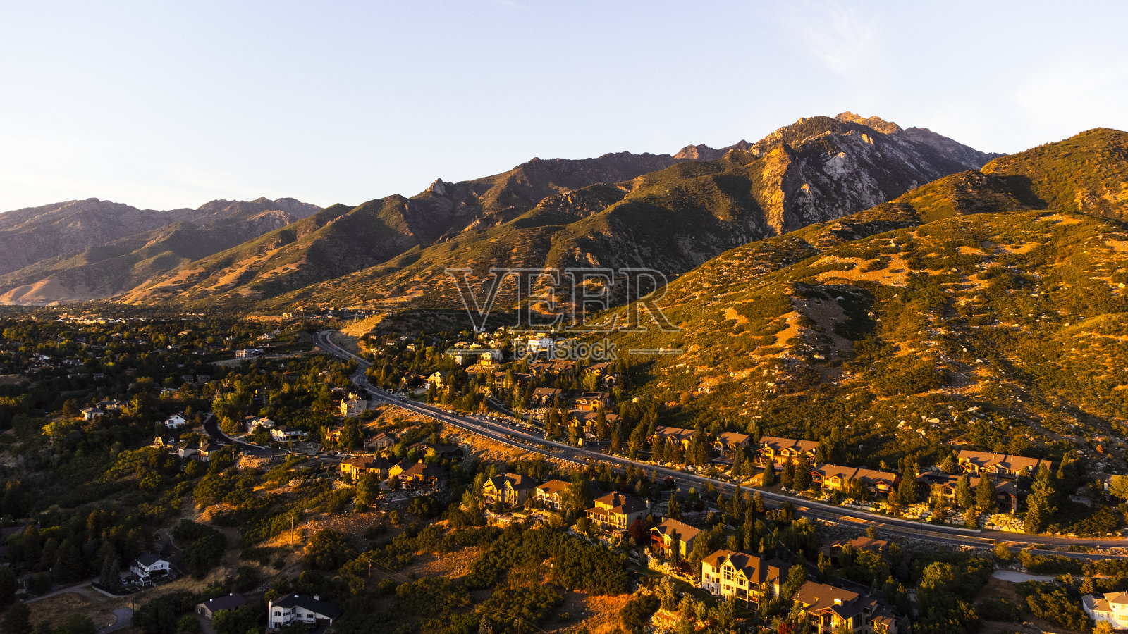 鸟瞰图盐湖城郊区日落照片摄影图片