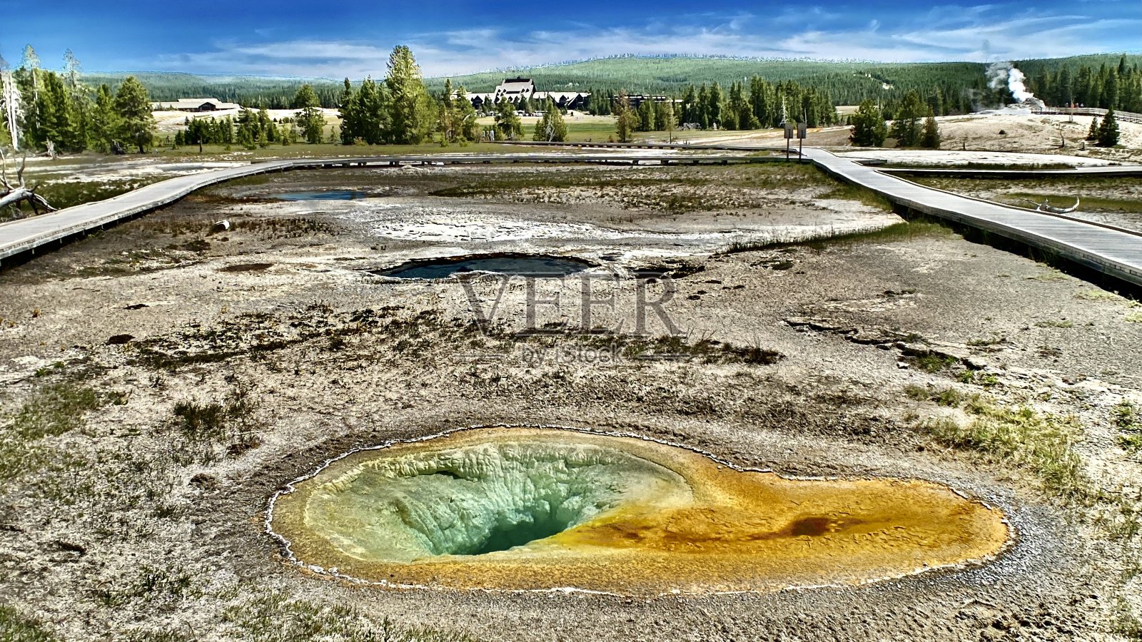 黄石公园的彩色温泉照片摄影图片