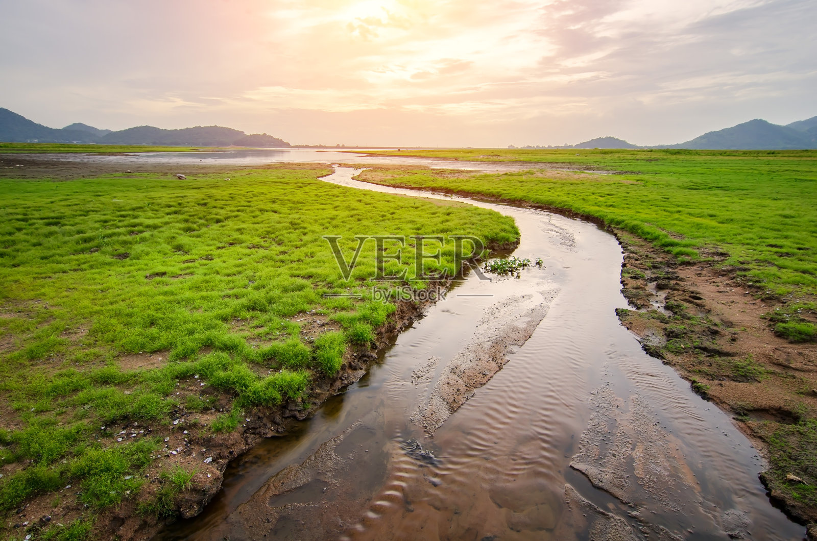 泰国春武里省的邦普拉水库照片摄影图片