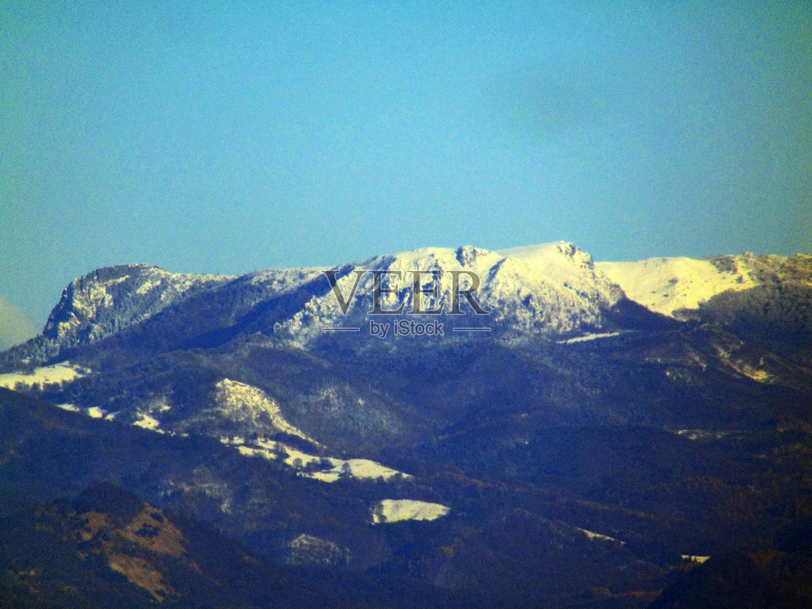 马拉穆瑞斯县的雪山照片摄影图片