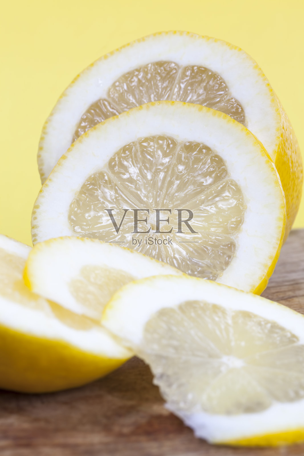 黄色柠檬的果肉照片摄影图片