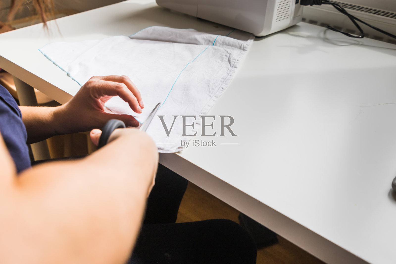 女人的手工裁剪织物照片摄影图片