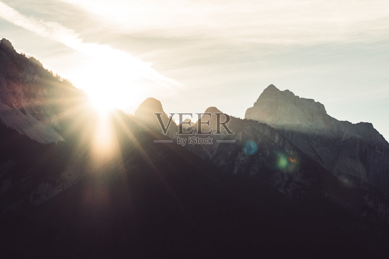 日落在Kronplatz照片摄影图片