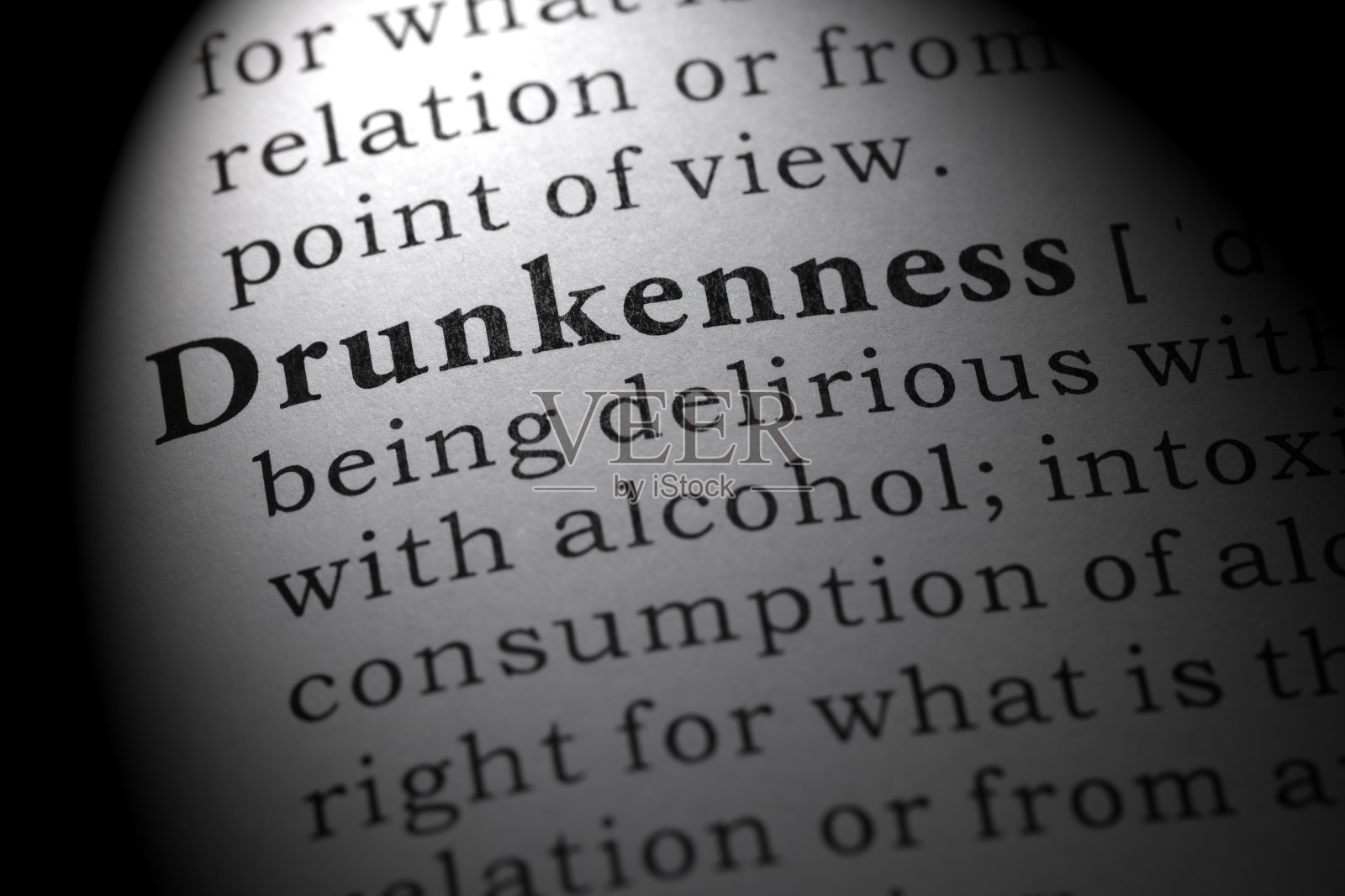 醉酒的定义照片摄影图片
