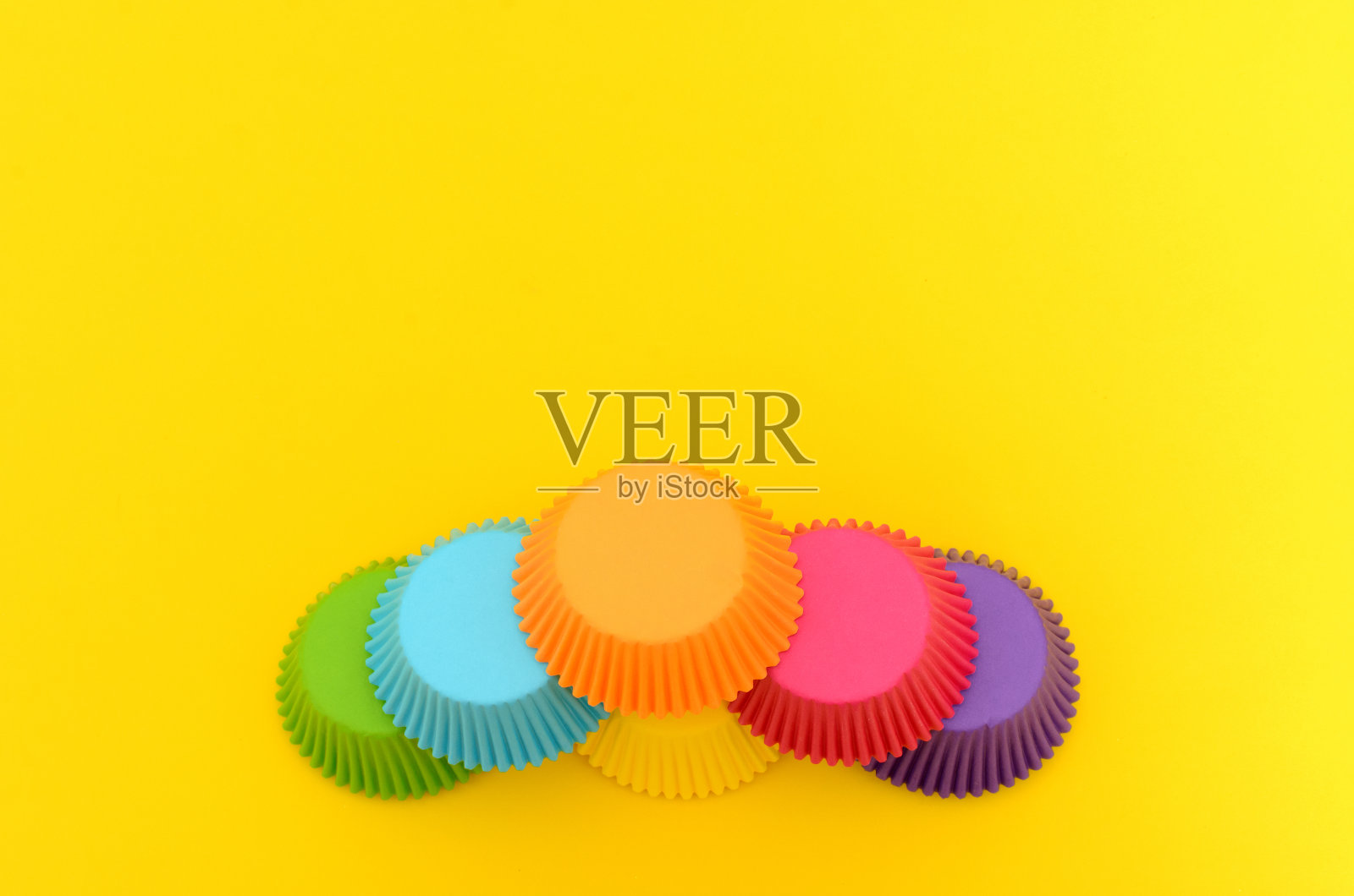 彩色纸杯蛋糕模具照片摄影图片