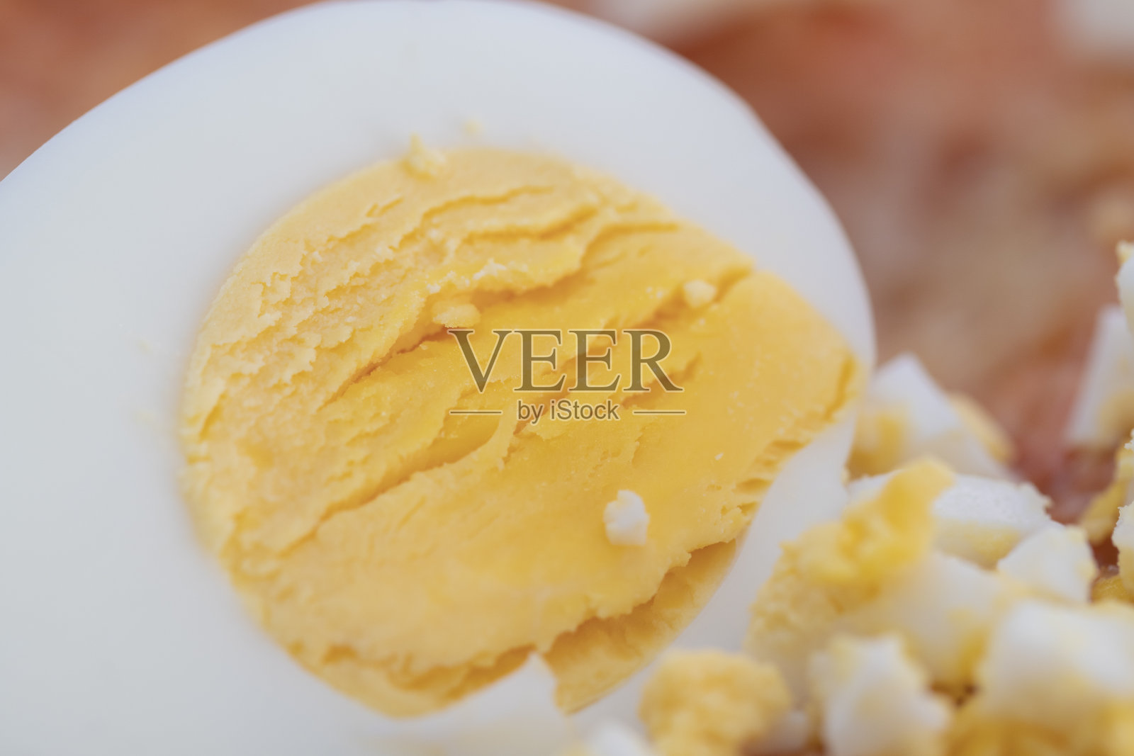 煮鸡蛋，半熟照片摄影图片