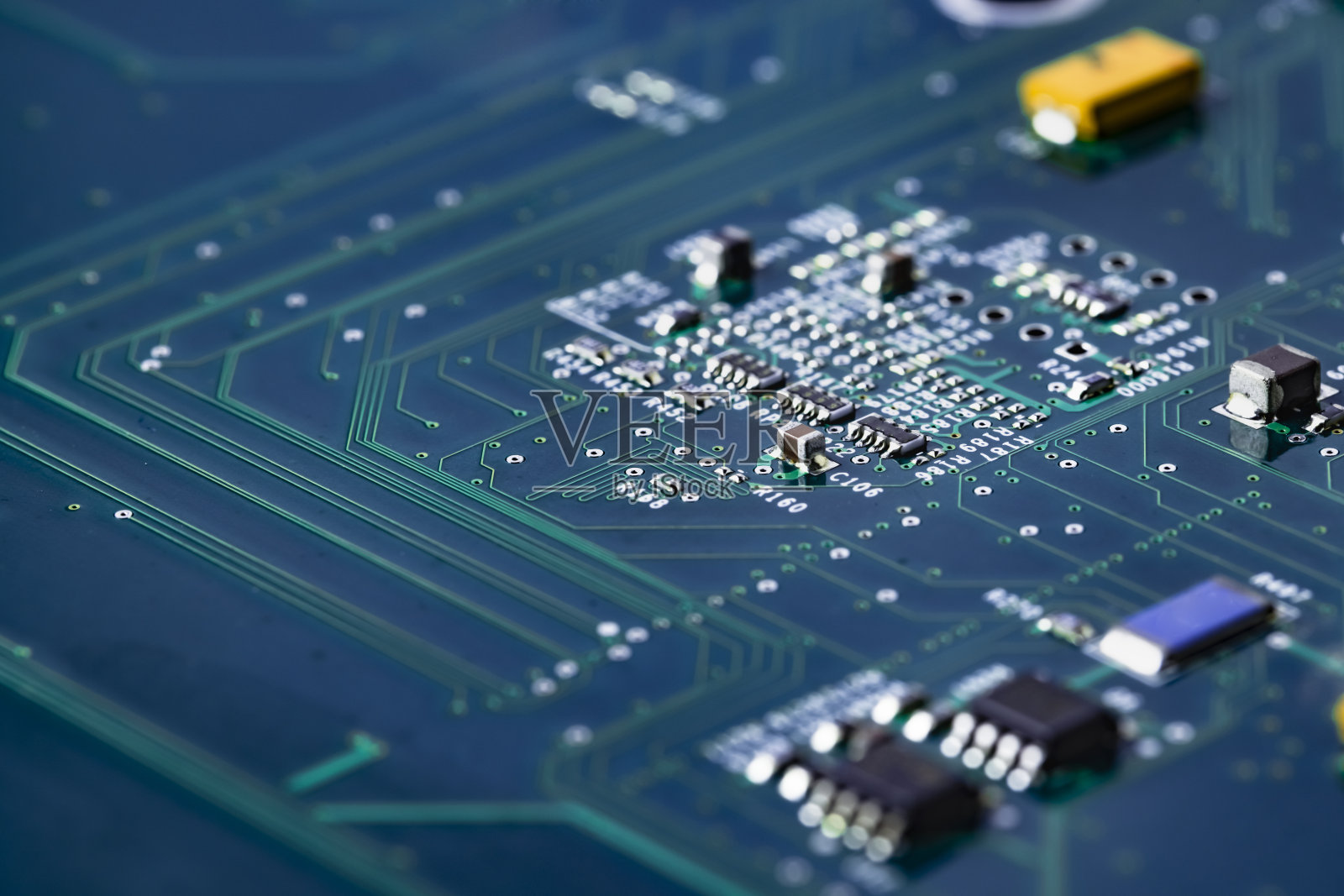 计算机的复杂电子电路和部件照片摄影图片