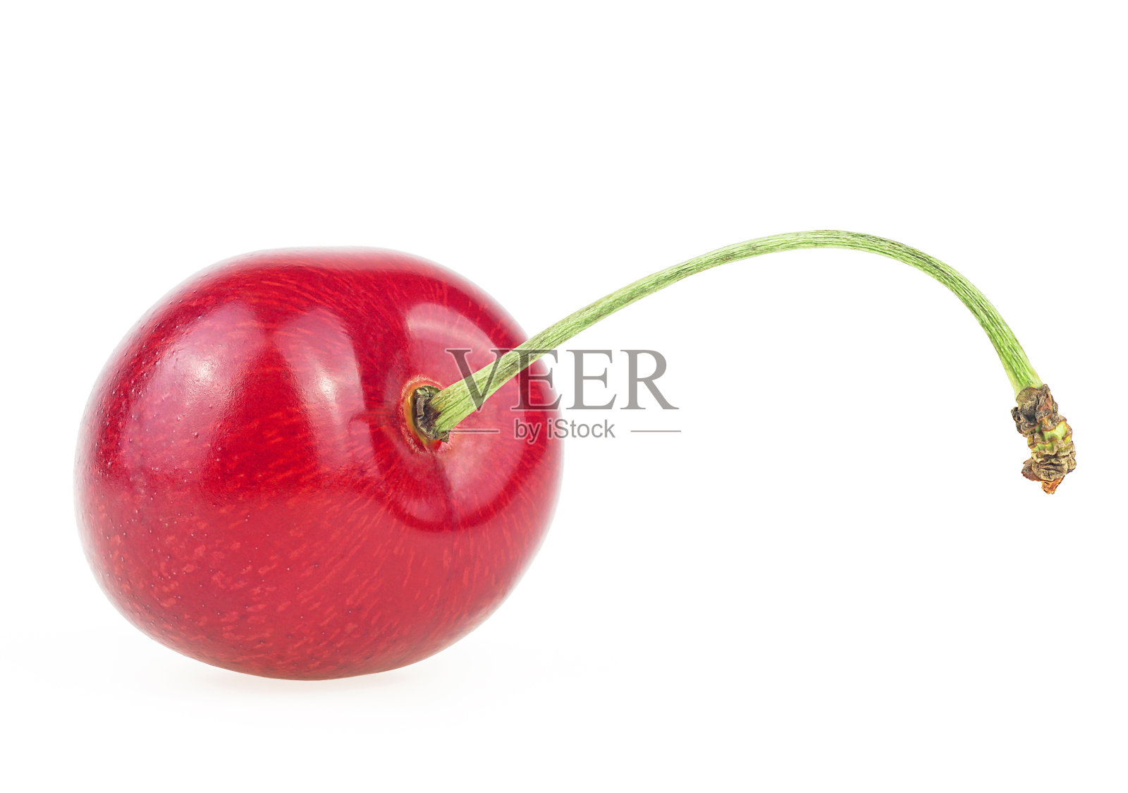 白色背景上分离出的成熟鲜红樱桃。甜美的红樱桃。照片摄影图片