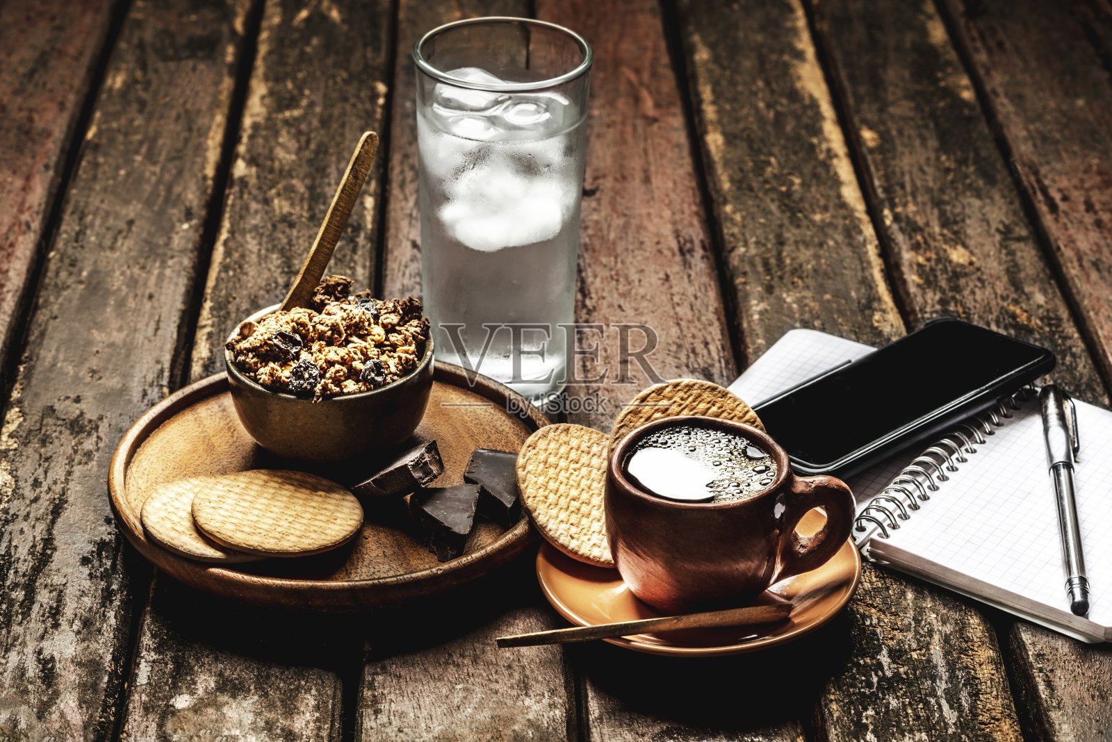 在家休息时间照片摄影图片