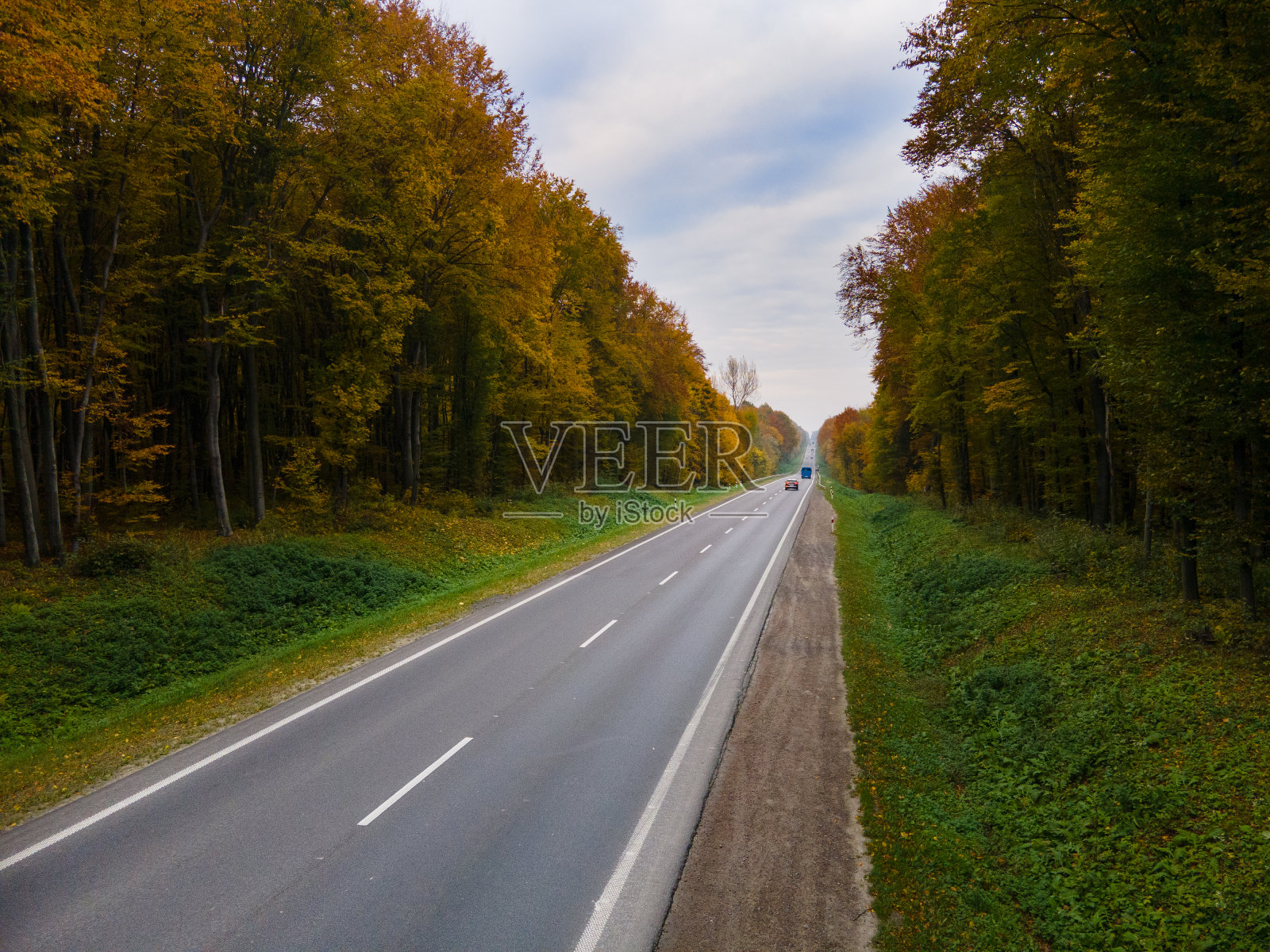 秋季公路鸟瞰图照片摄影图片