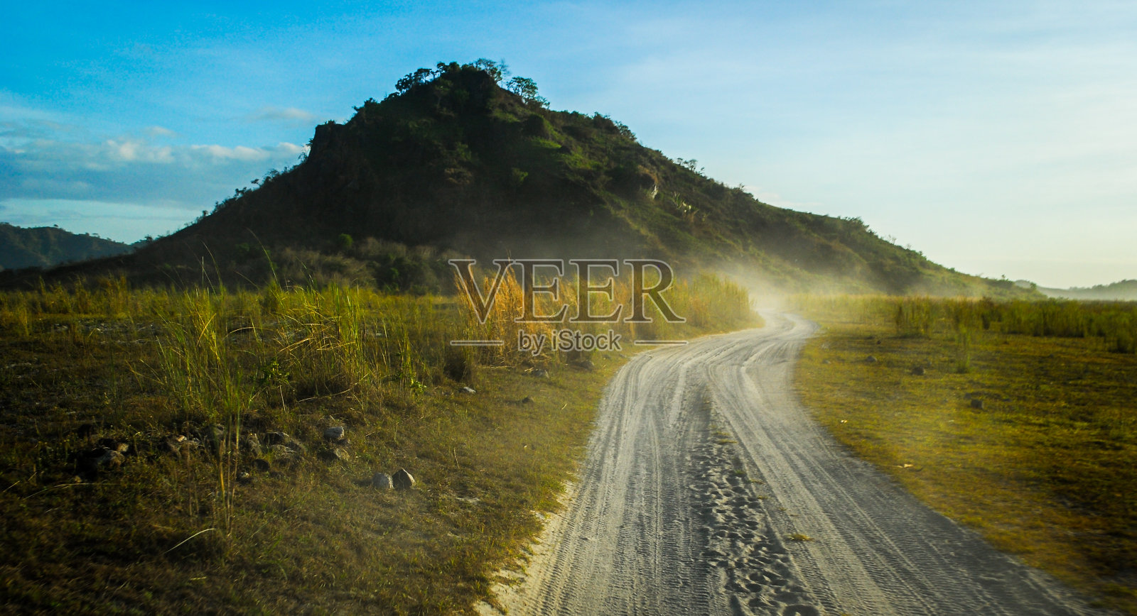 拉哈尔山谷照片摄影图片