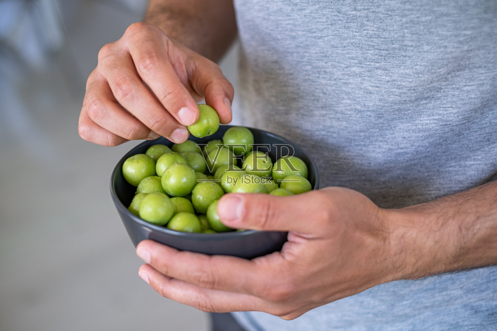 绿色的李子照片摄影图片