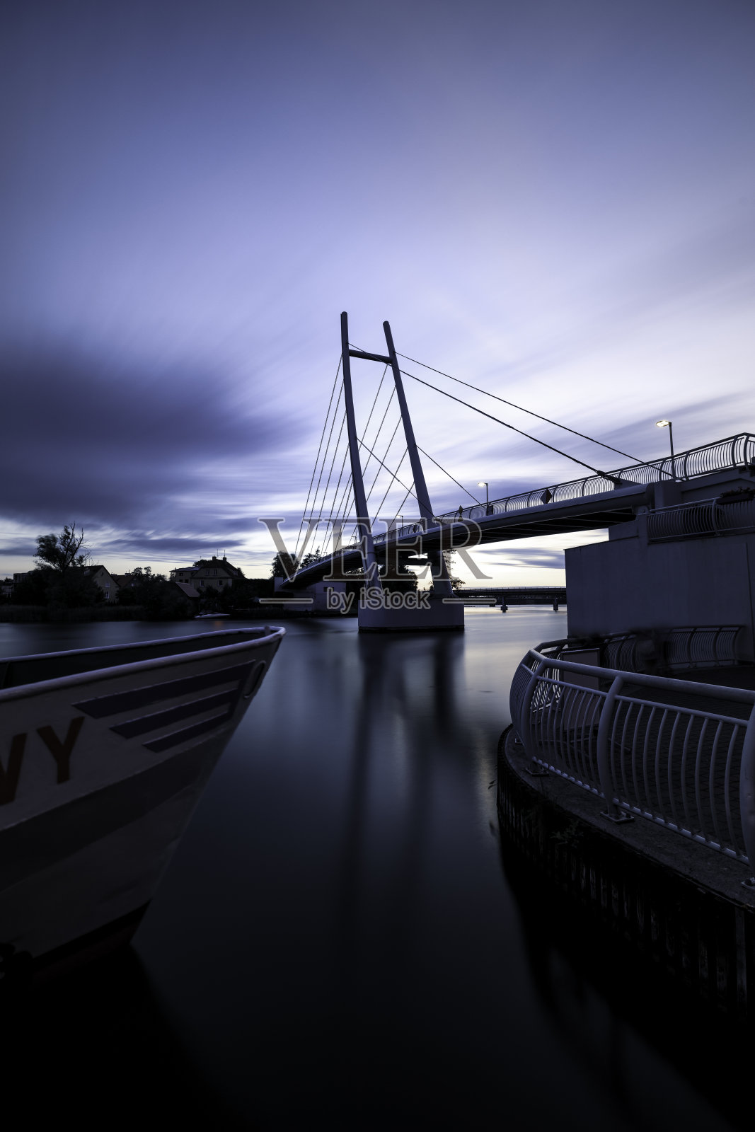 米科拉基的斜拉桥照片摄影图片