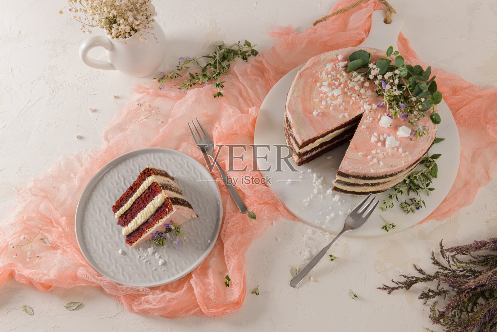 一片草莓蛋糕照片摄影图片