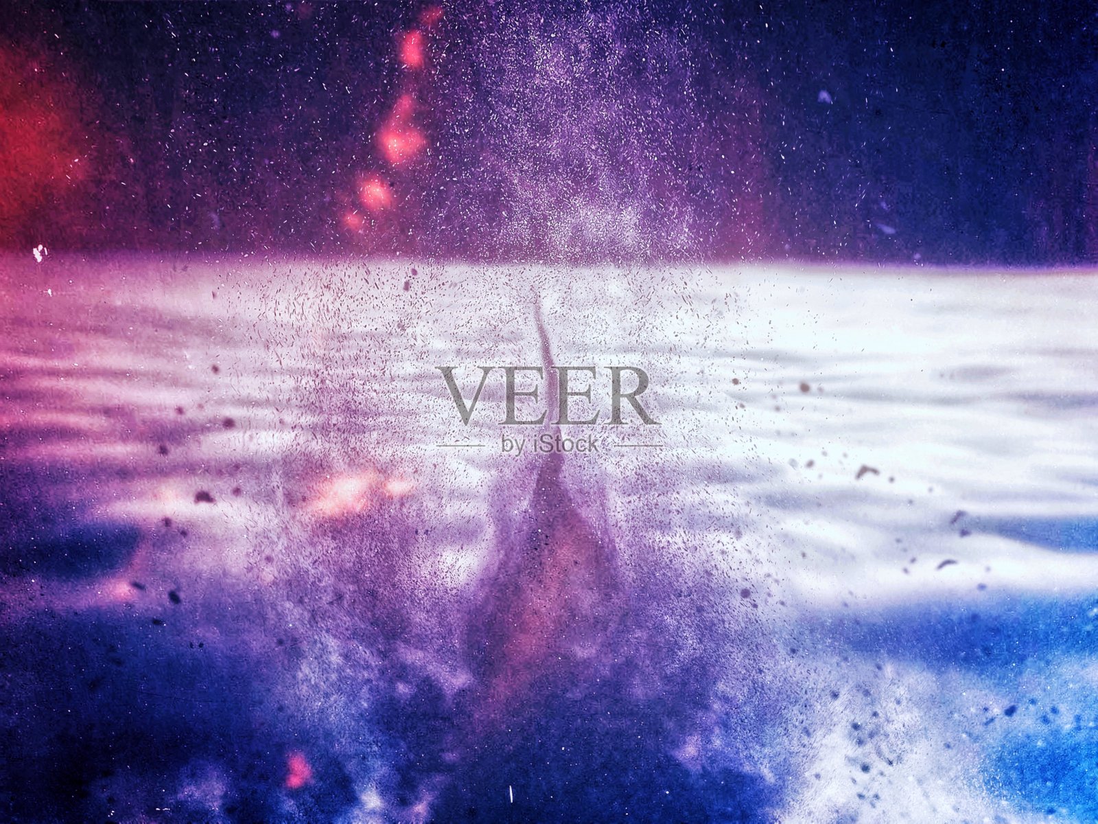 穿过云层的光照片摄影图片