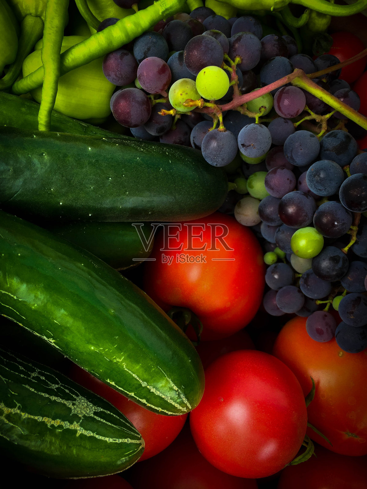 水果和蔬菜在一个盒子里照片摄影图片