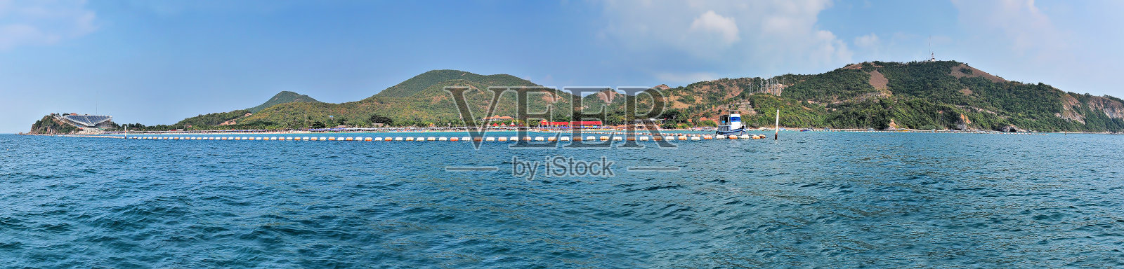 泰国春武里芭堤雅拉恩岛的全景。照片摄影图片