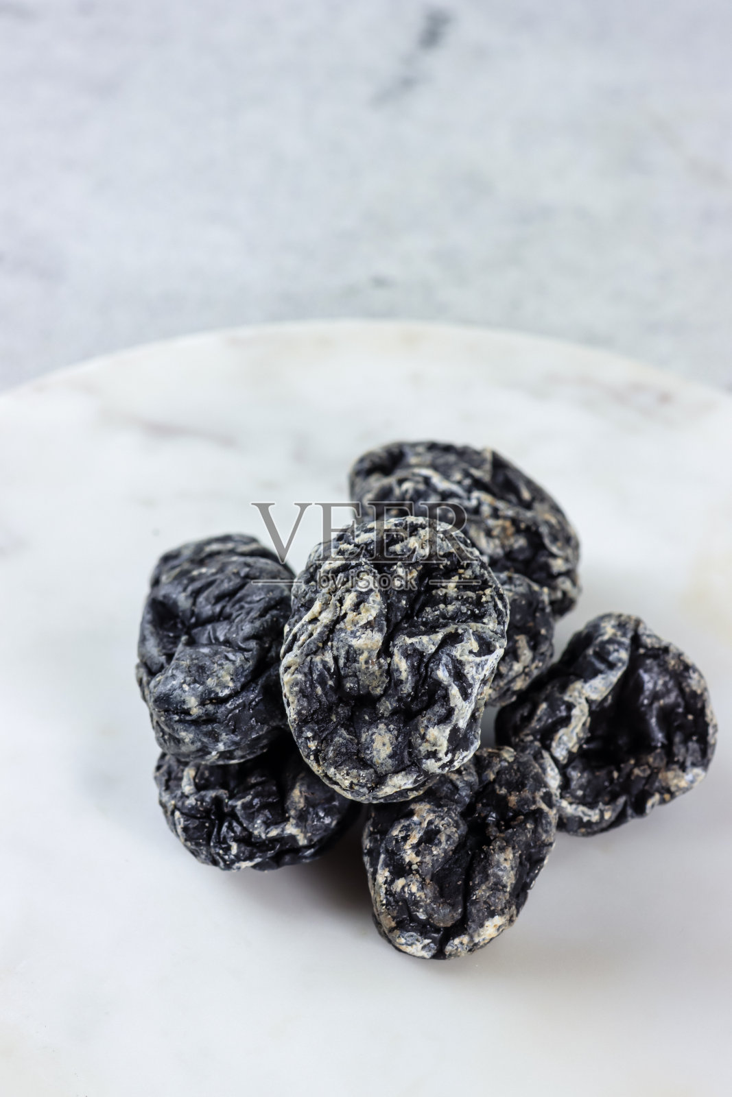 又称酸梅或中国咸干梅子，李兴梅照片摄影图片