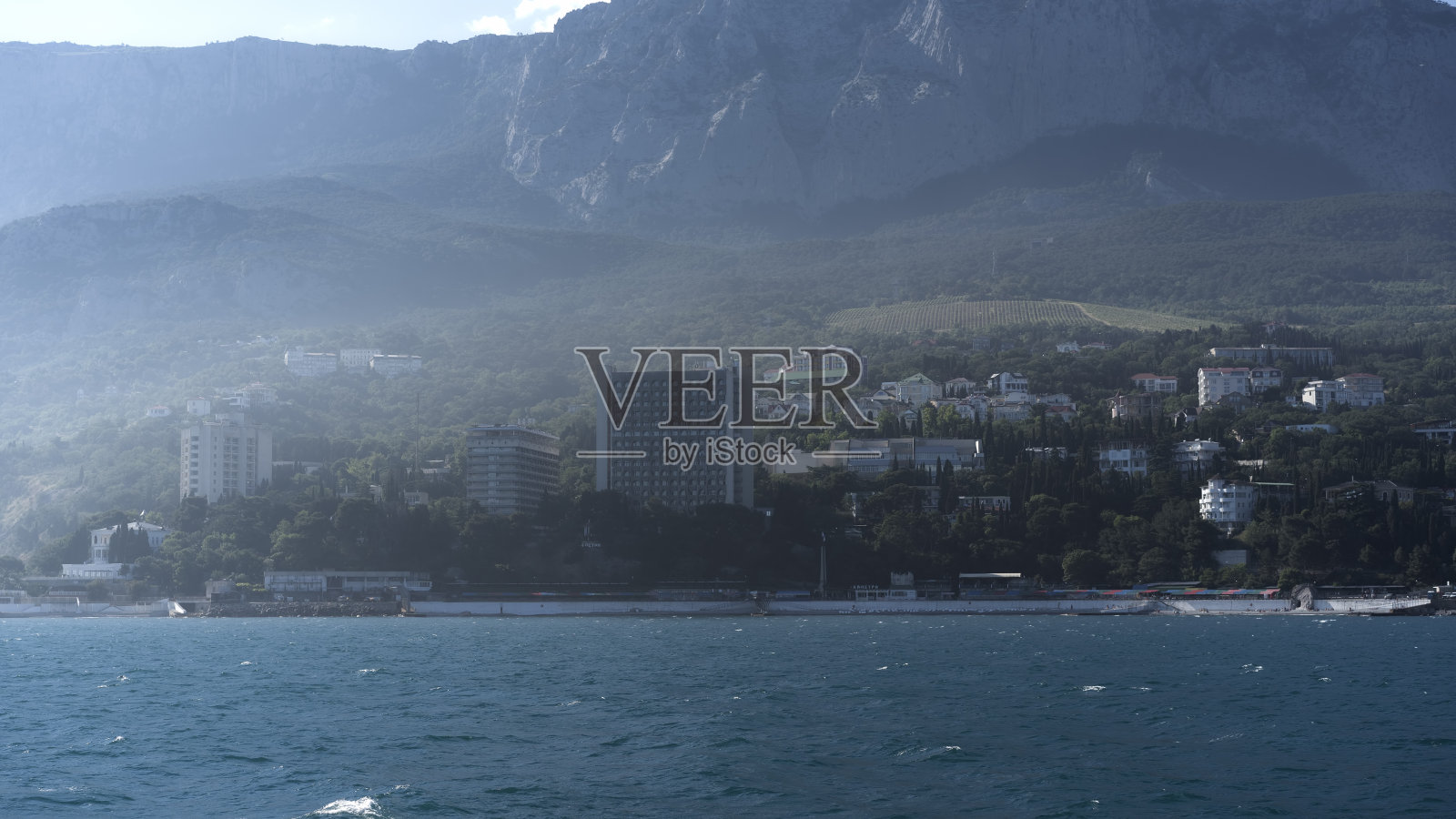 海景，一览雅尔塔海岸线照片摄影图片