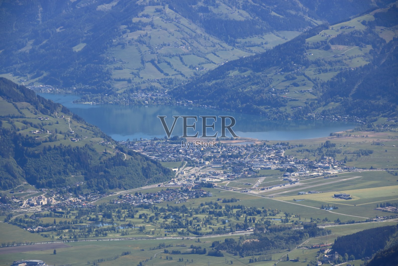 奥地利萨尔茨堡省的泽尔湖照片摄影图片