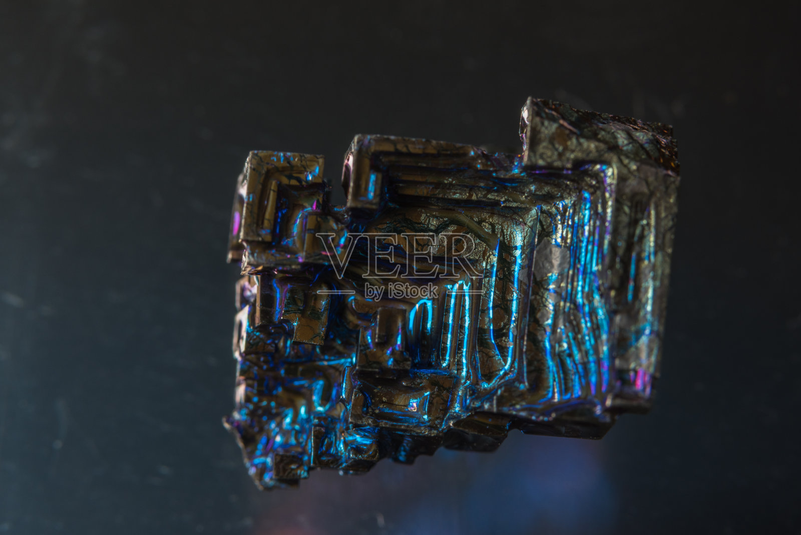 料斗铋晶体照片摄影图片