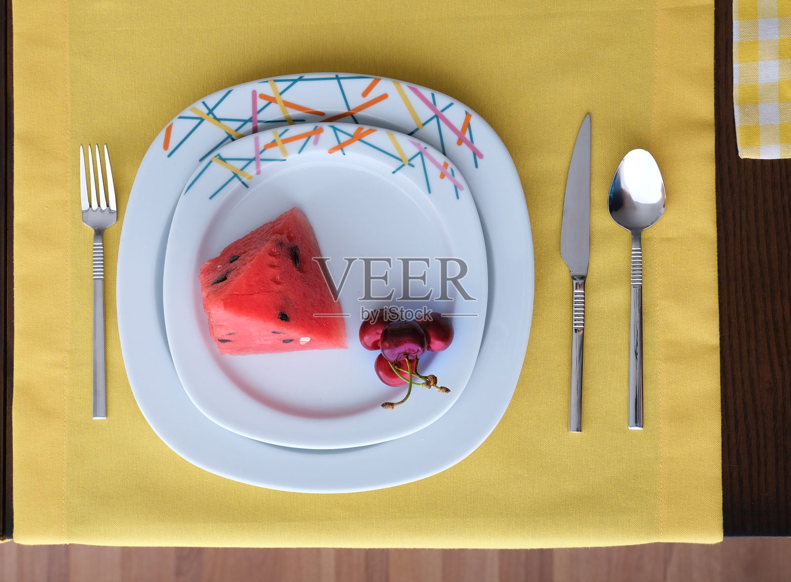 西瓜片和樱桃库存照片照片摄影图片