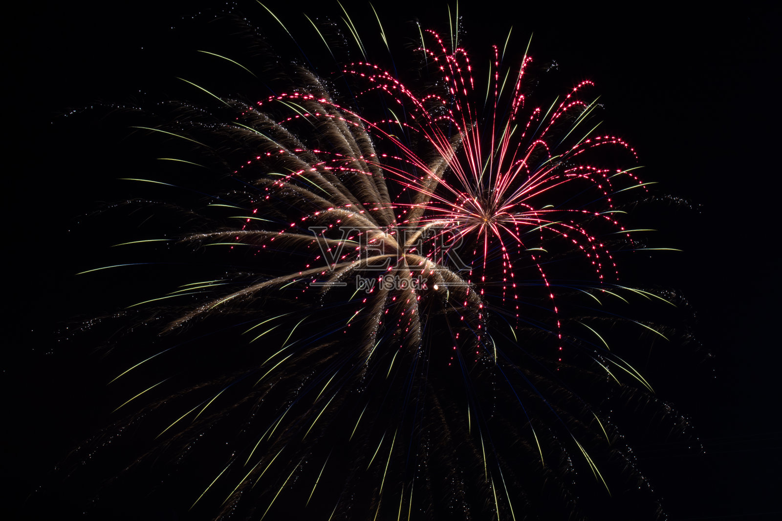 7月4日的烟火庆祝活动照片摄影图片