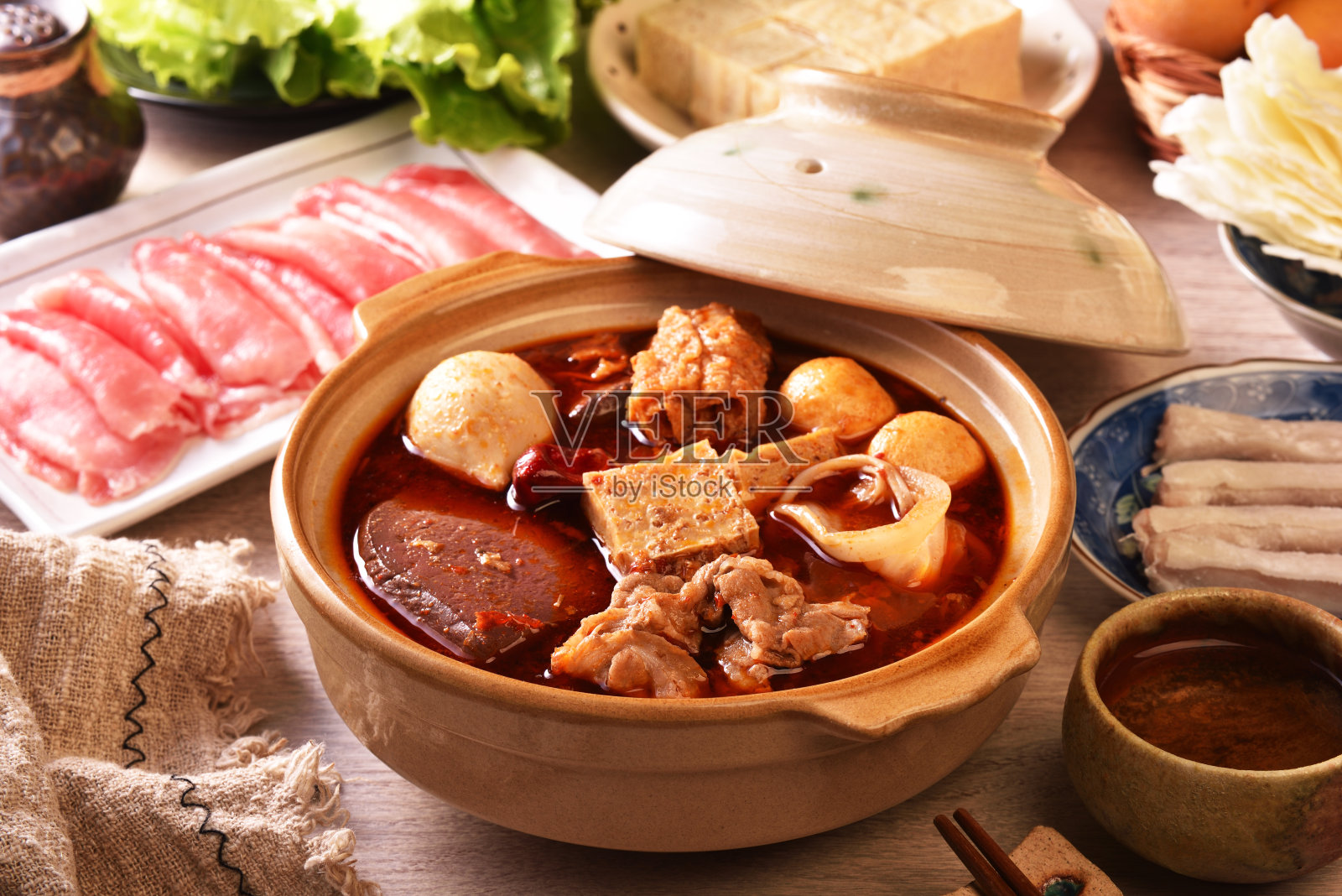 个人麻辣火锅照片摄影图片