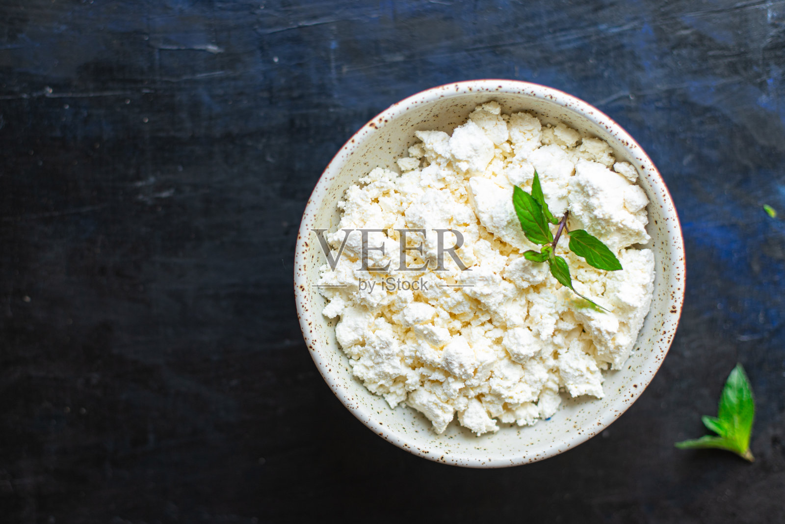 餐桌上的农家奶酪牛或羊奶健康食品餐拷贝空间食品背景乡村俯视图照片摄影图片