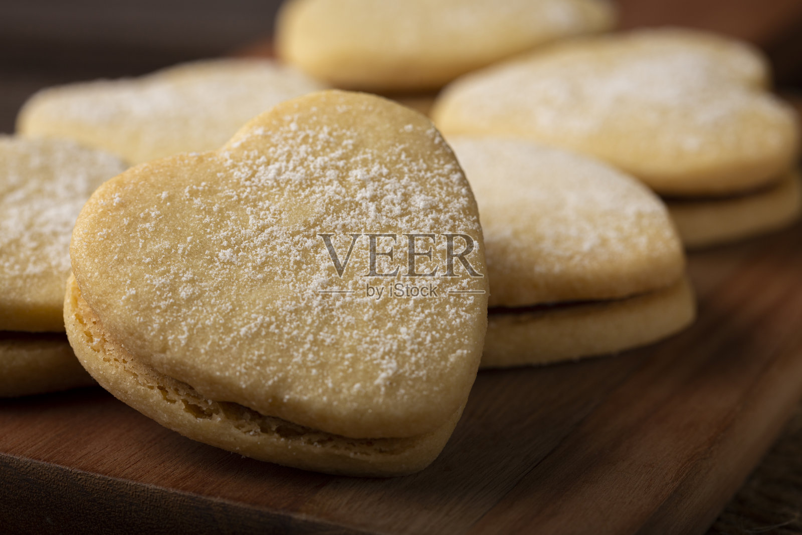 美味的番石榴酱黄油饼干。照片摄影图片
