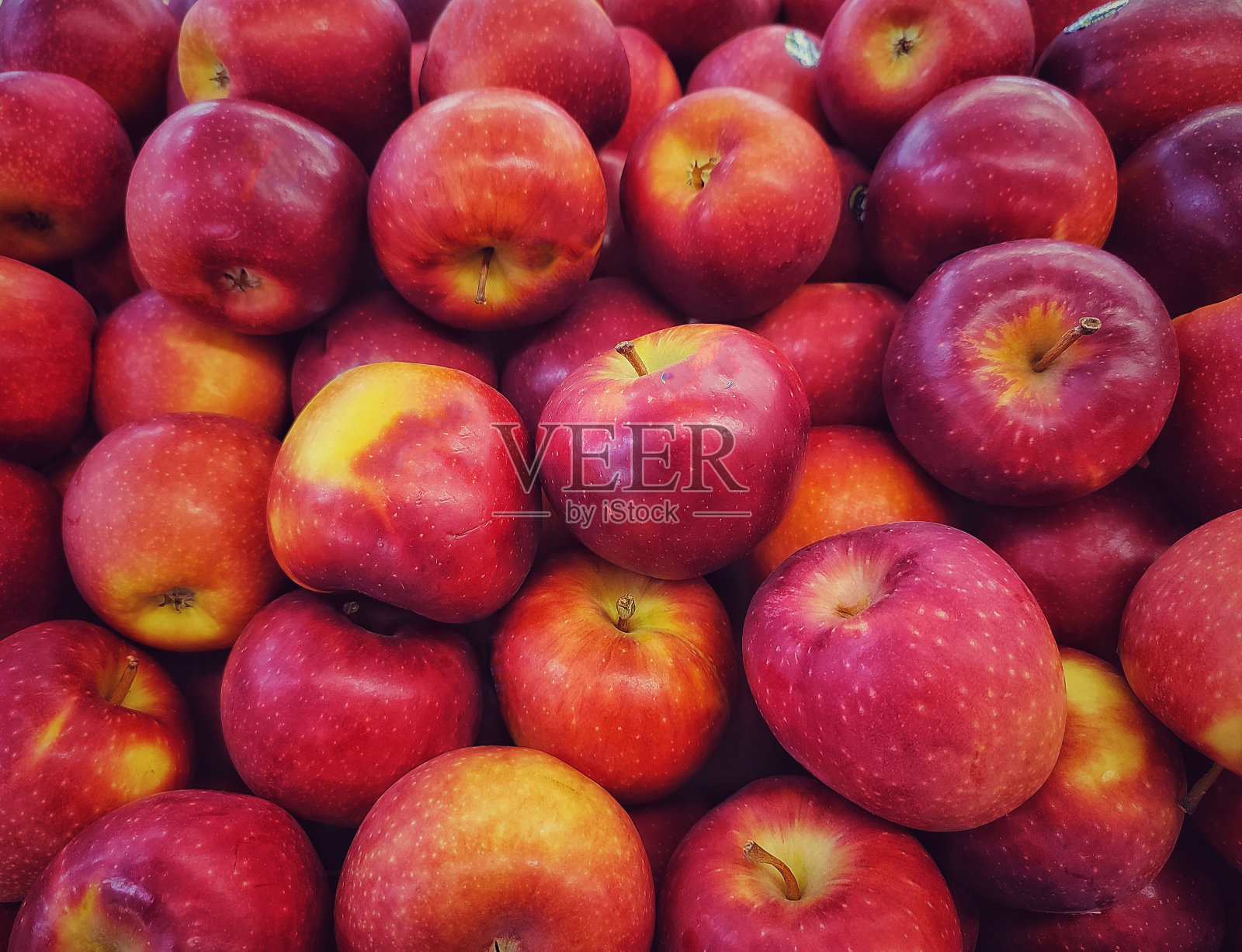 又甜又红又新鲜的苹果照片摄影图片