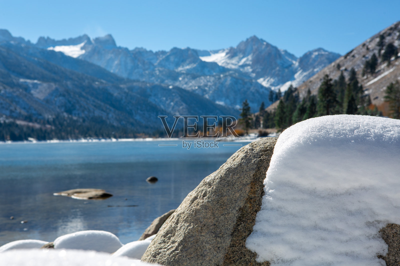 猛犸湖的双子湖照片摄影图片