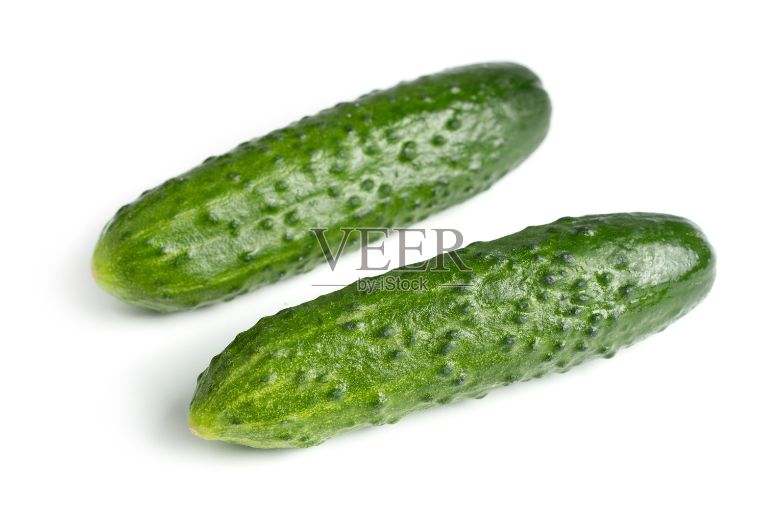 鲜黄瓜孤立在白色上。照片摄影图片