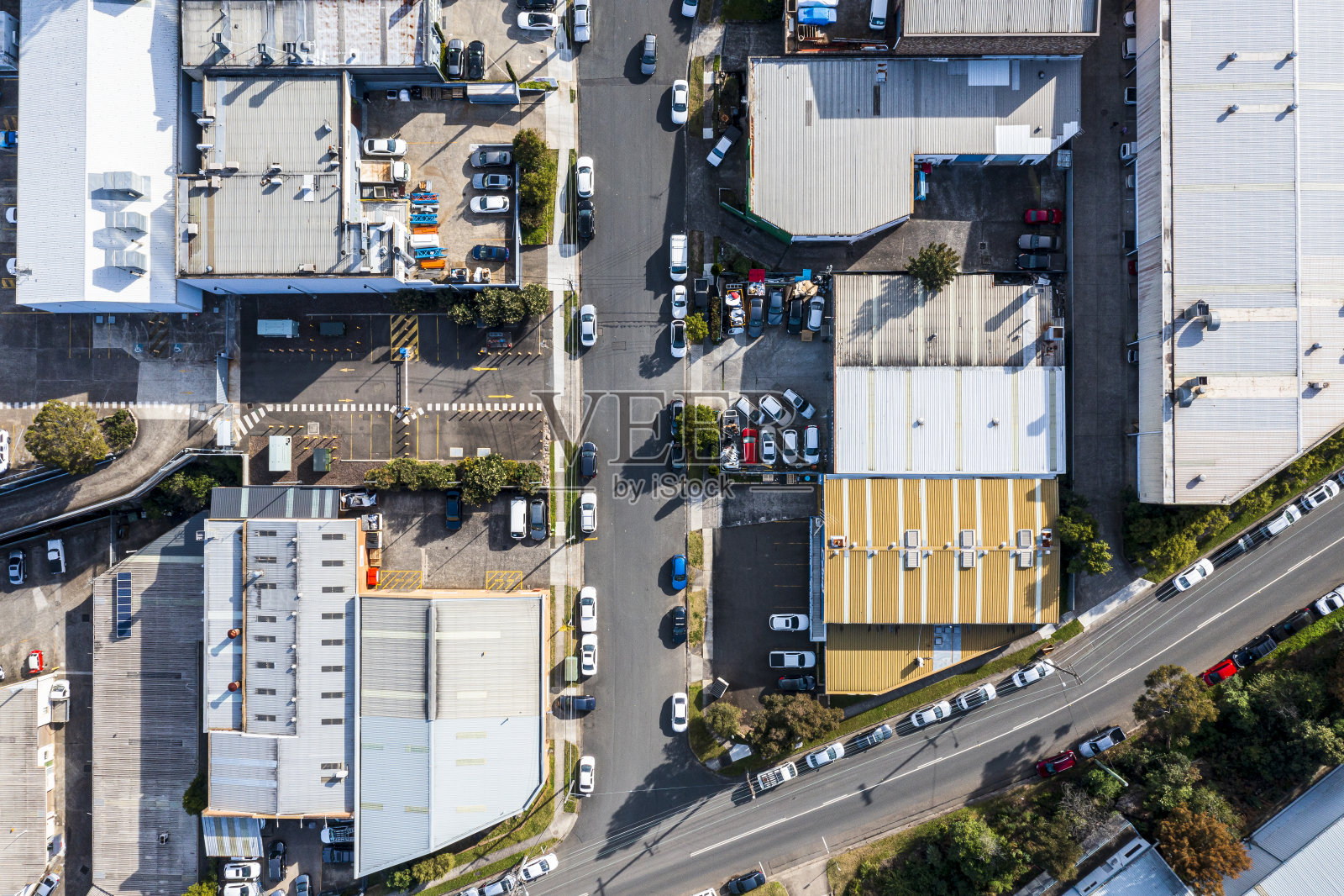 工业区域头顶的视角屋顶照片摄影图片
