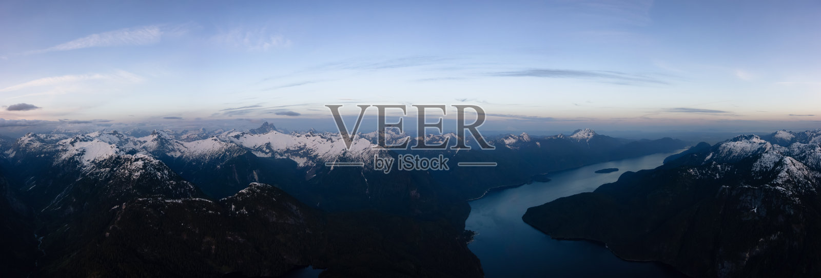 飞机航拍加拿大山地景观全景照片摄影图片